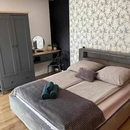 1 Nad Rzeka Krutyn Apartamento *
